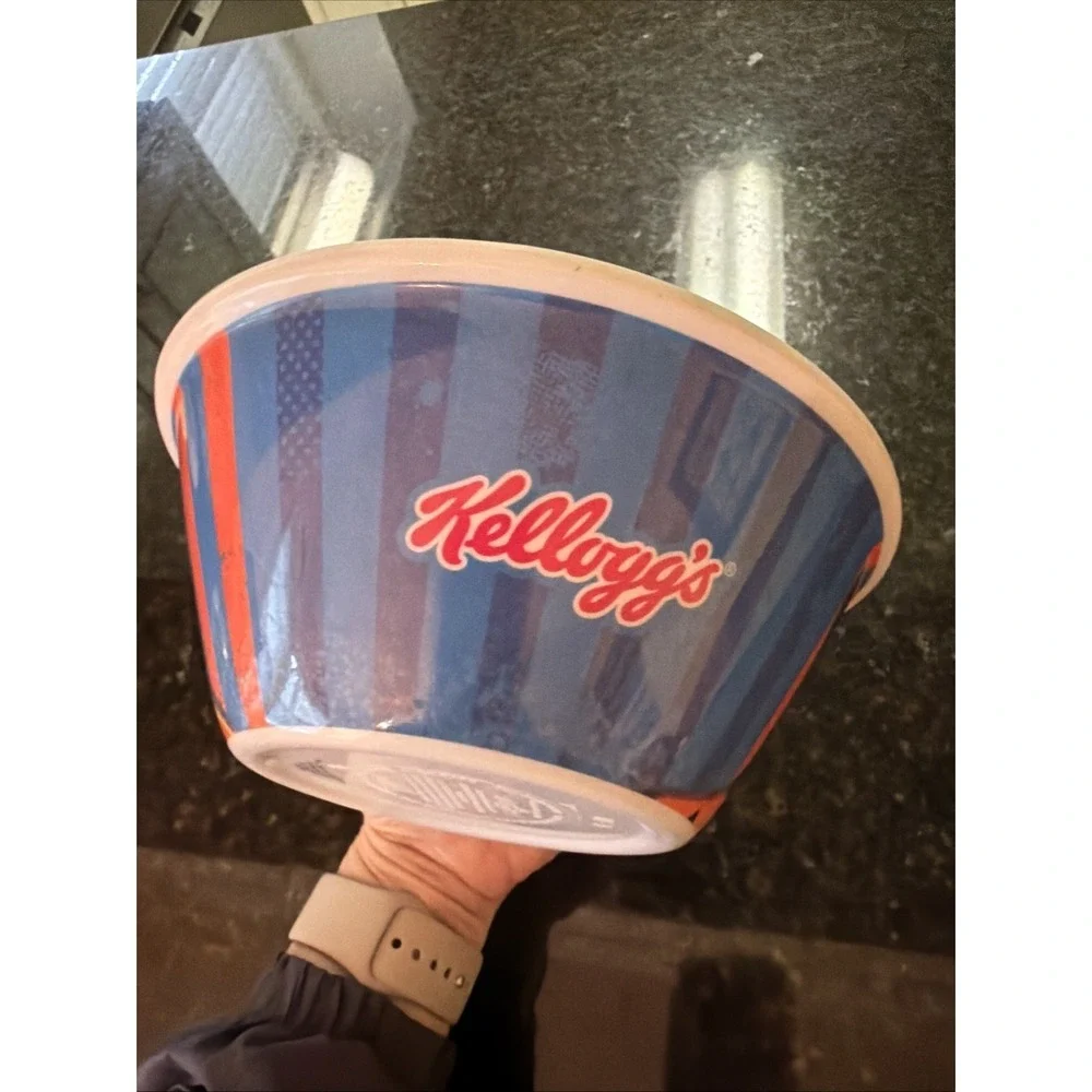 Tony The‎ Tiger Kelloggs Frosted Flakes Retro Collectible Plastic Cereal Bowl